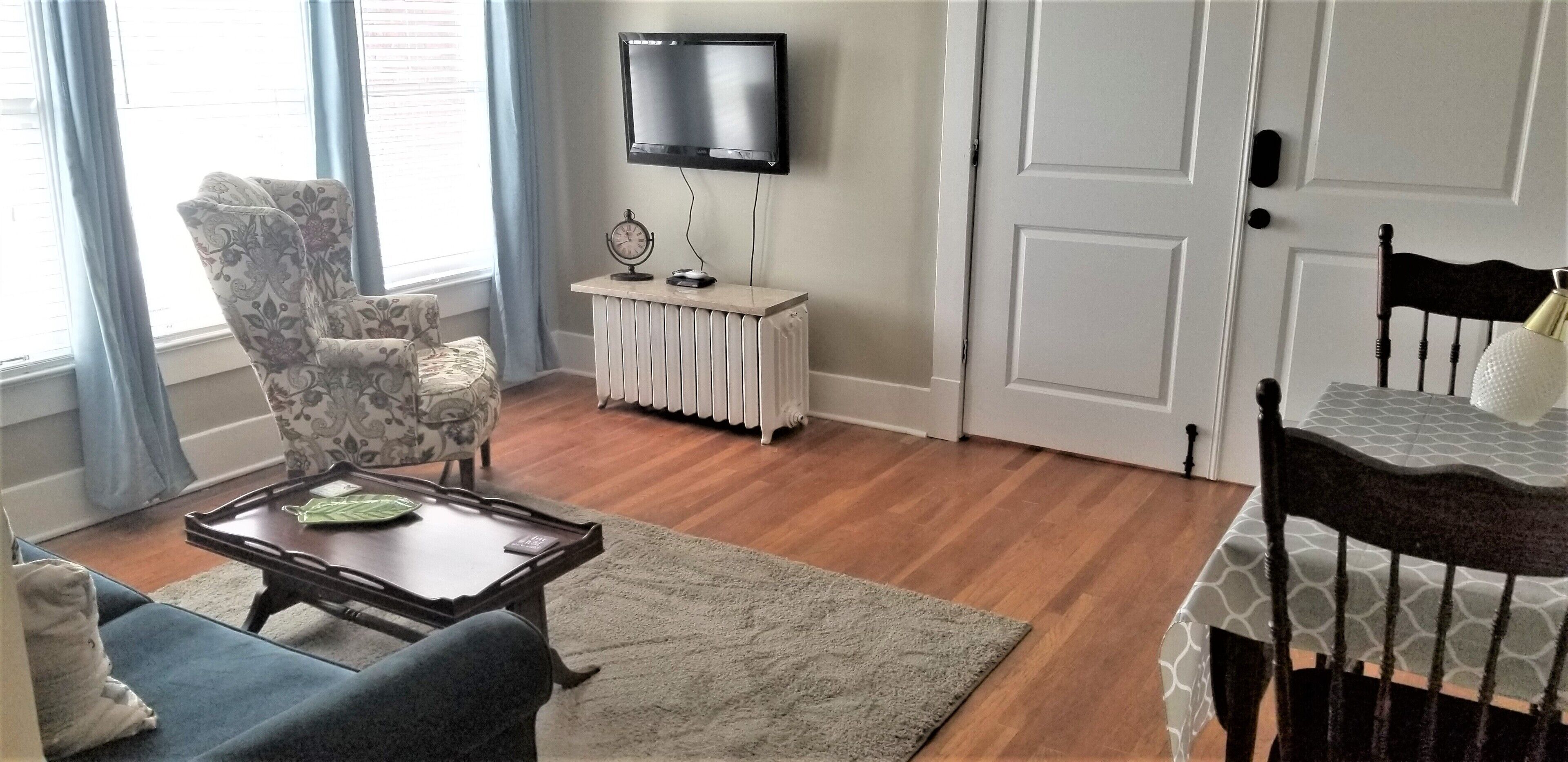 Dlx King 1 Bd, Huge Balcony, Washer & Dryer 