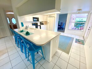 Fridge, microwave, oven, stovetop - Manasota Key Waterfront - Heated Pool -available for monthly bookings (Englewood)