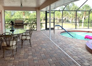 Outdoor pool, a heated pool - Manasota Key Waterfront - Heated Pool -available for monthly bookings (Englewood)