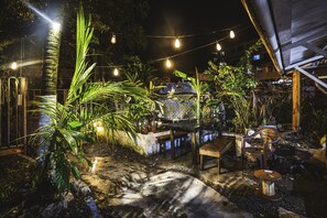 Exterior - Twin Fin Hostels (Bocas del Toro)