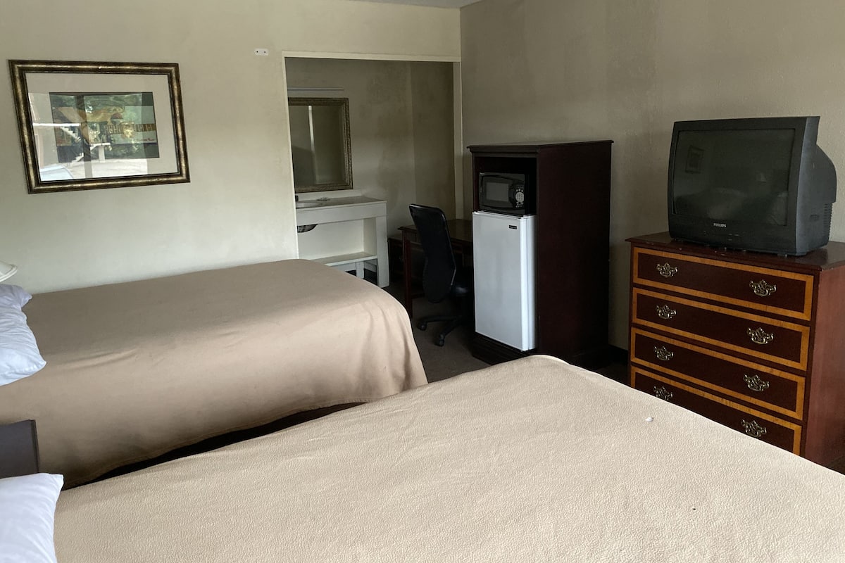 Room, 2 Double Beds | Free WiFi, bed sheets