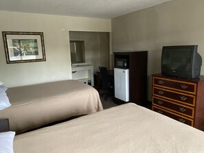 Room, 2 Double Beds | Free WiFi, bed sheets - Cozy Inn (Shreveport)