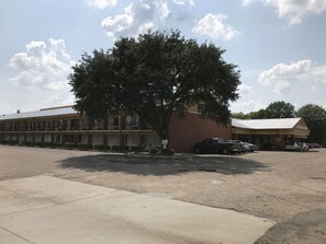 Front of property - Cozy Inn (Shreveport)