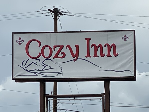 Front of property - Cozy Inn (Shreveport)