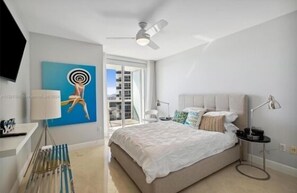 3 habitaciones, tabla de planchar con plancha, wifi y ropa de cama 