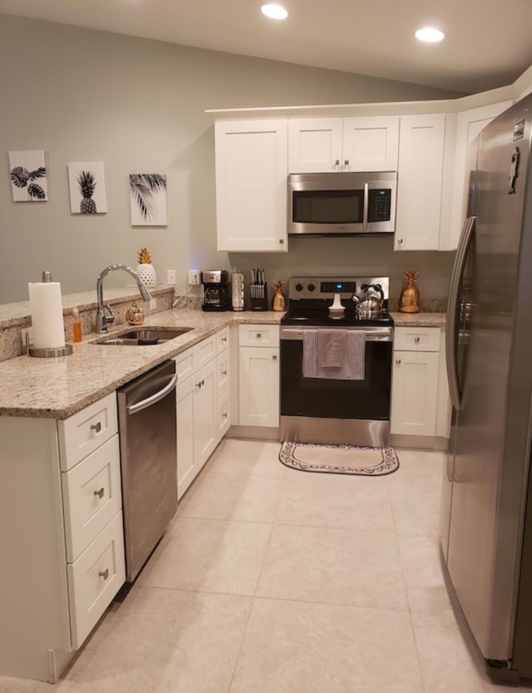 (519)  Beautiful Canal Waterfront Vacation Home 