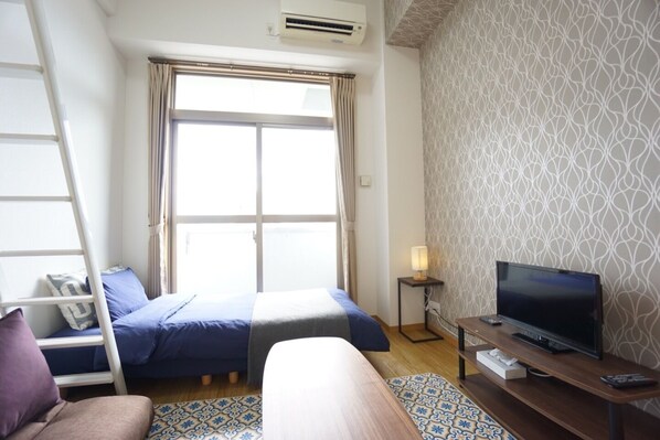 1 bedroom, desk, free WiFi, bed sheets
