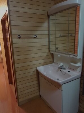 Hair dryer, towels