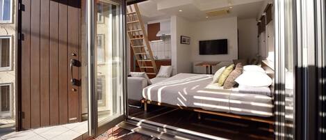 2 bedrooms, desk, iron/ironing board, free WiFi