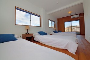 3 bedrooms, desk, free WiFi, bed sheets