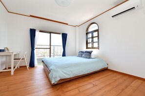 3 bedrooms, desk, free WiFi, bed sheets