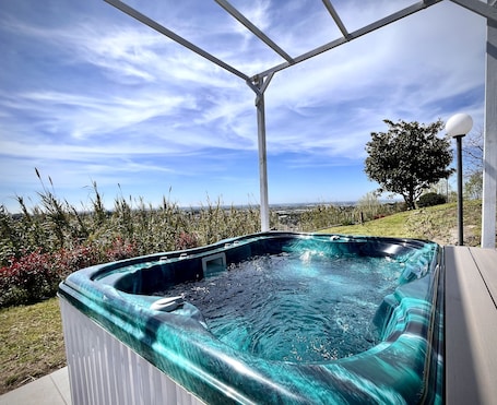 Bañera de hidromasaje exterior