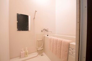 Kostenlose Toilettenartikel, Handtücher