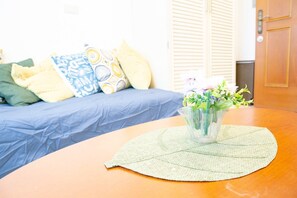 5 bedrooms, desk, iron/ironing board, free WiFi