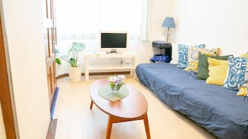 5 bedrooms, desk, iron/ironing board, free WiFi