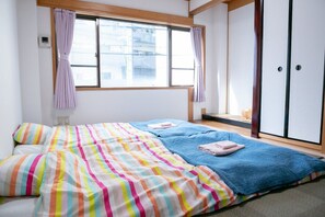 5 bedrooms, desk, iron/ironing board, free WiFi