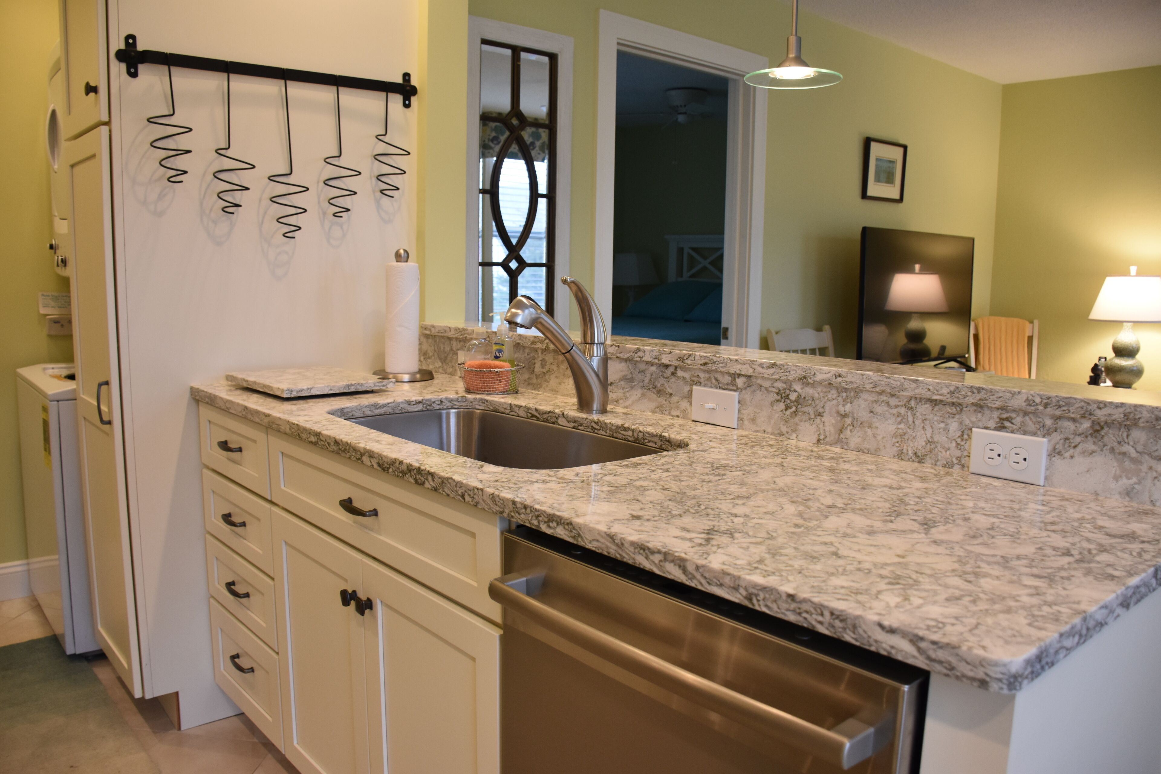 *NEW* Downtown Harbor Springs condo within walking distance to everything!!