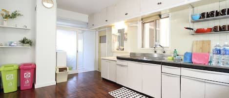 Fridge, microwave, stovetop, cookware/dishes/utensils