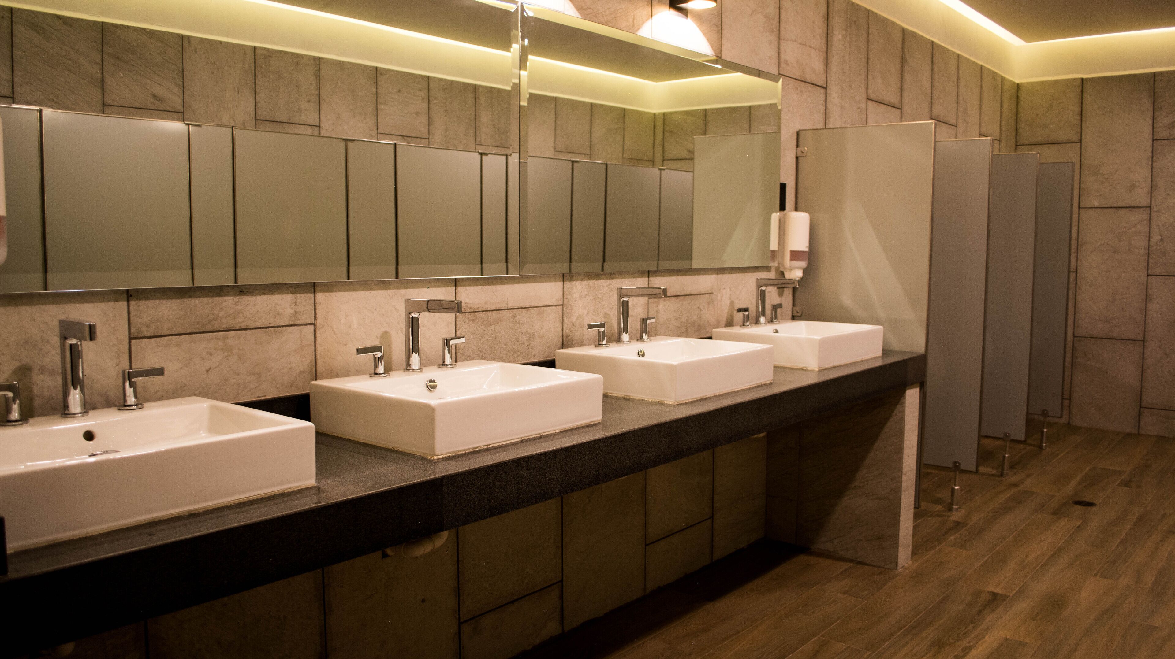 separate bathtub and shower, spring water bathtub, hair dryer, towels