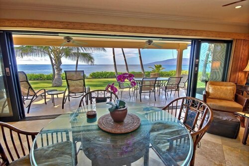 Luxury Oceanfront Escape – King Suite, Large Lanai & 30 Seconds to Beach