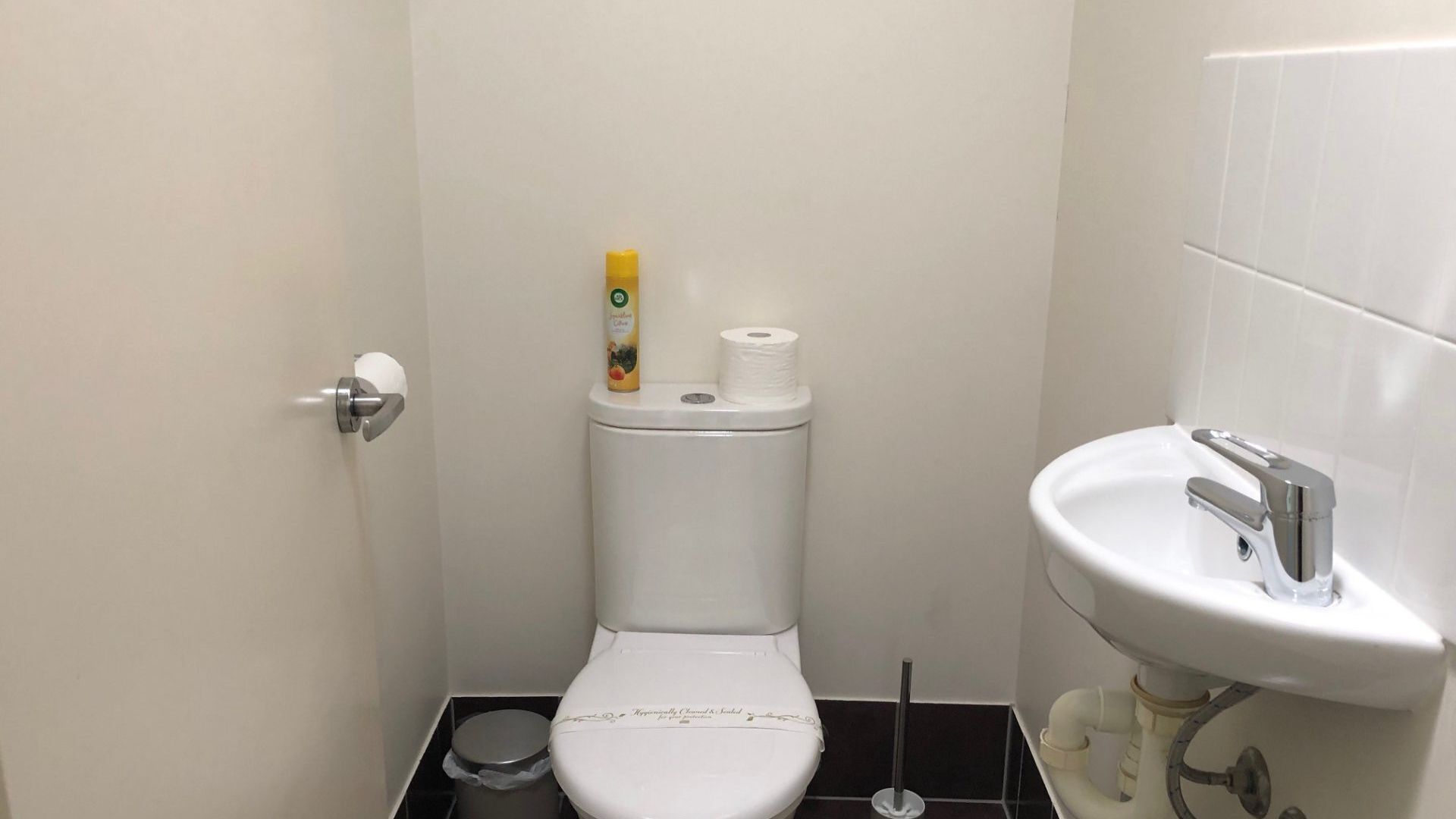 Baden 86 - Rainbow Shores. Walk To Beach - Top Floor - Air conditioned Unit. Free Wi-Fi — image 18