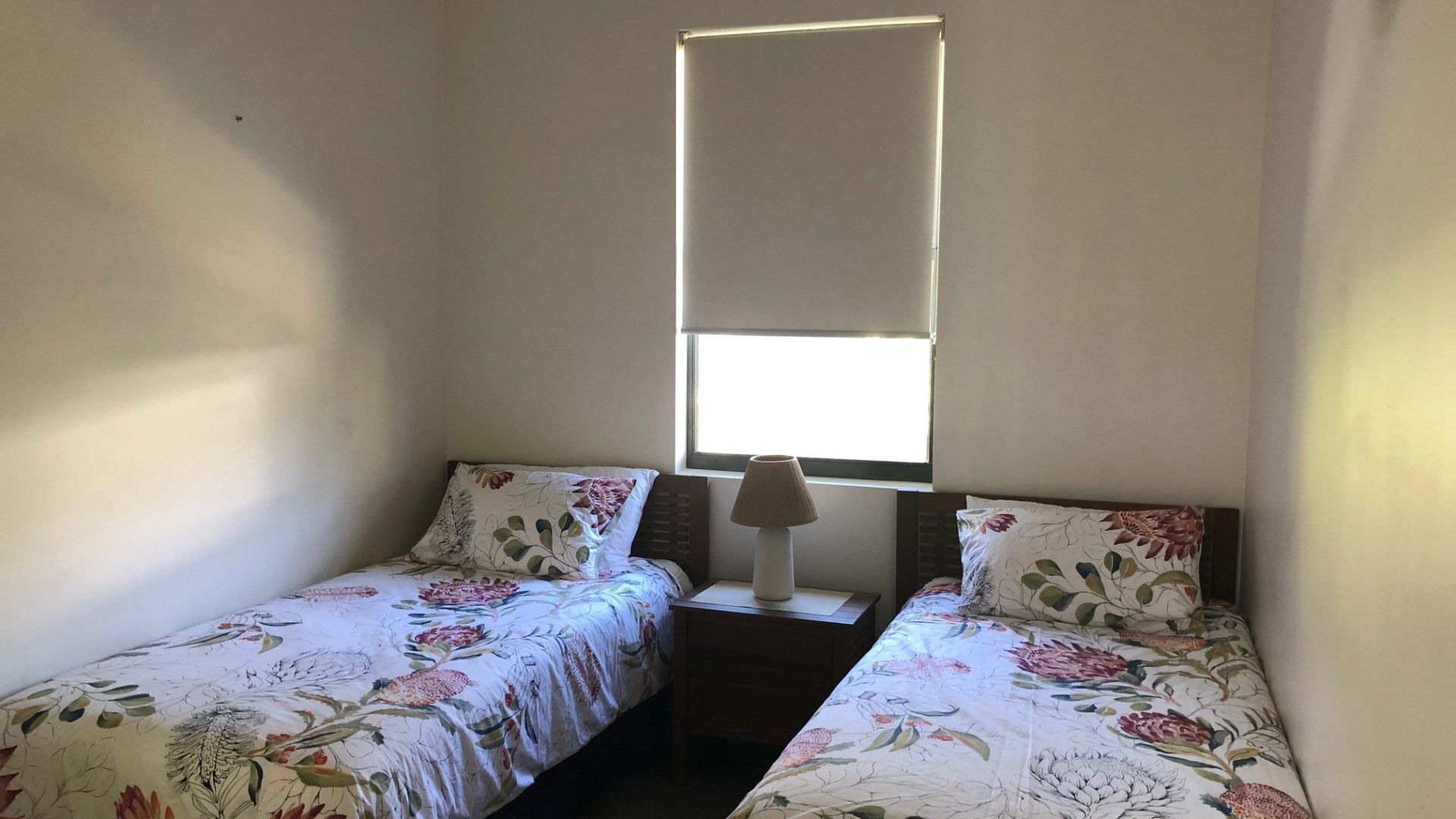 Baden 86 - Rainbow Shores. Walk To Beach - Top Floor - Air conditioned Unit. Free Wi-Fi — image 15