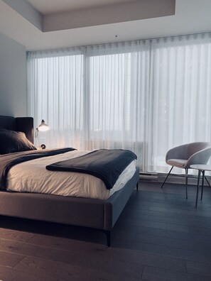 2 chambres, fer et planche à repasser, Wi-Fi, draps fournis