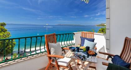 Rantahuoneisto kauniilla merinäköalalla