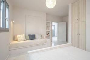 4 habitaciones, tabla de planchar con plancha, wifi y ropa de cama