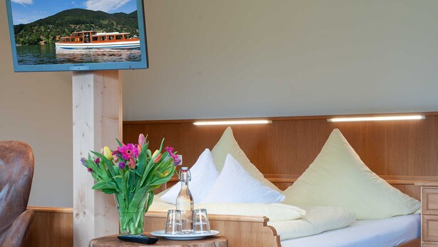 Unclassified image, 1 of 16, button - Double room Tegernsee Small - Gästehaus Webermohof (Rottach-Egern)