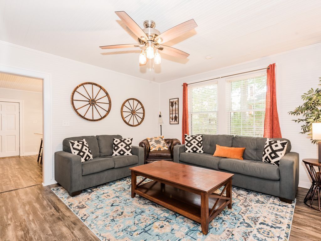 Gorgeous Serene Hideout | 4 King Beds | Office