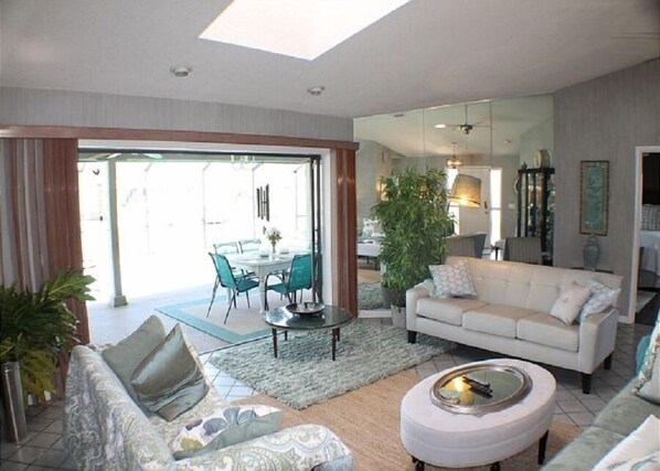 House, Multiple Beds, Private Pool, River View | Living room | 40-inch TV with digital channels