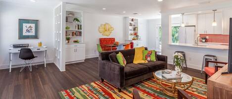 House, Multiple Beds, Kitchen, Garden View | Living room | TV