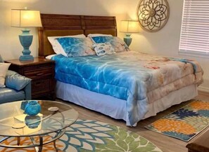 4 bedrooms, individually decorated, individually furnished, free WiFi