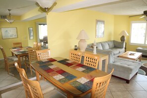 Interior - Colony Reef 1207 (St. Augustine)