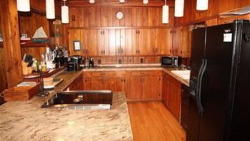 House, Multiple Beds, Kitchen, Ocean View | Private kitchen | Fridge, microwave, stovetop, dishwasher