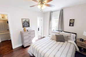 3 bedrooms, desk, iron/ironing board, travel cot