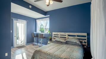 2 多间卧室、办公桌、熨斗/熨衣板、旅行婴儿床