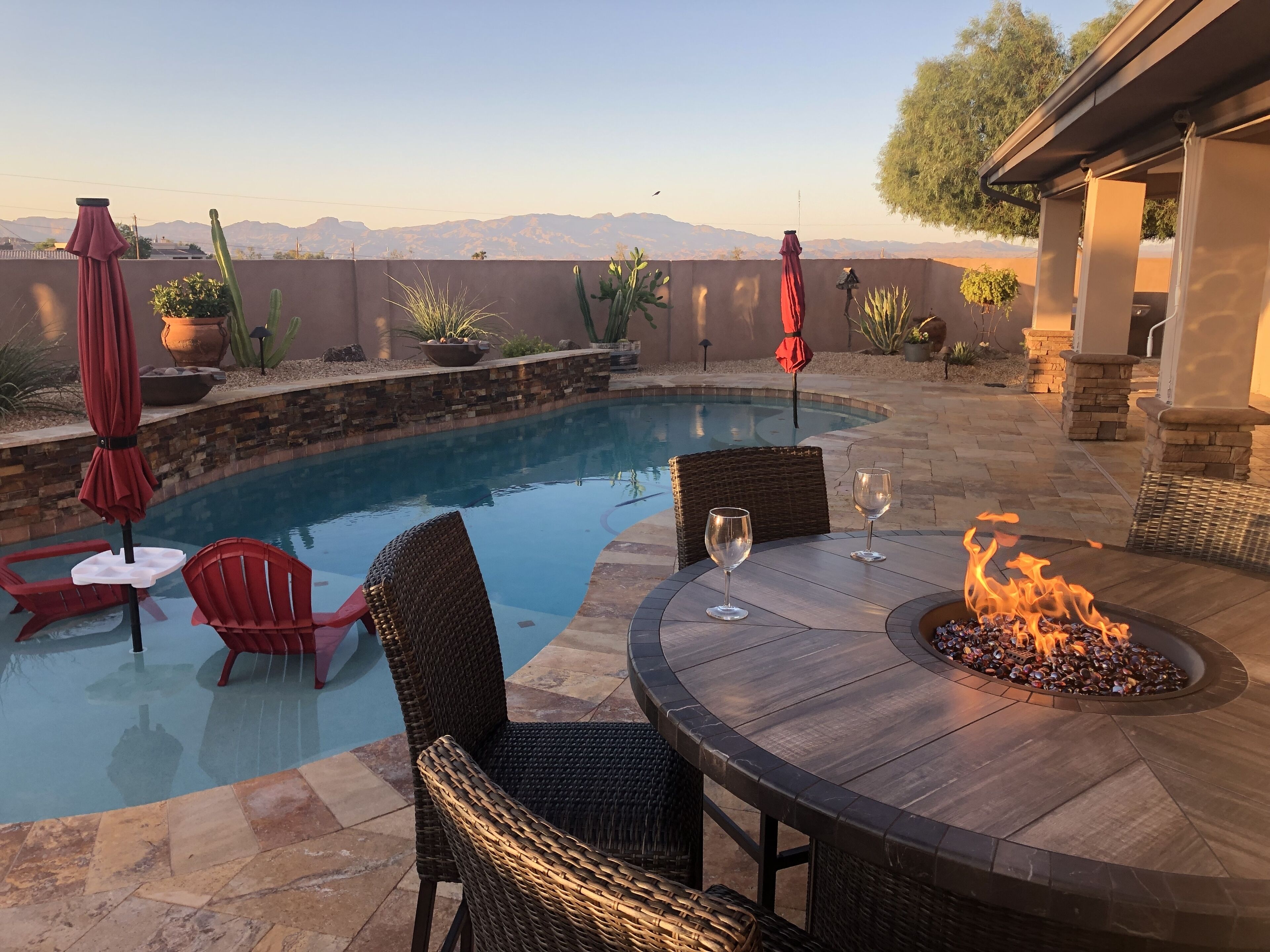 Piscina aquecida, guarda-sóis