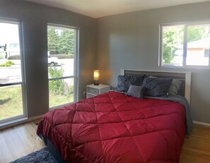 4 Schlafzimmer, BĂŒgeleisen/BĂŒgelbrett, WLAN, BettwĂ€sche