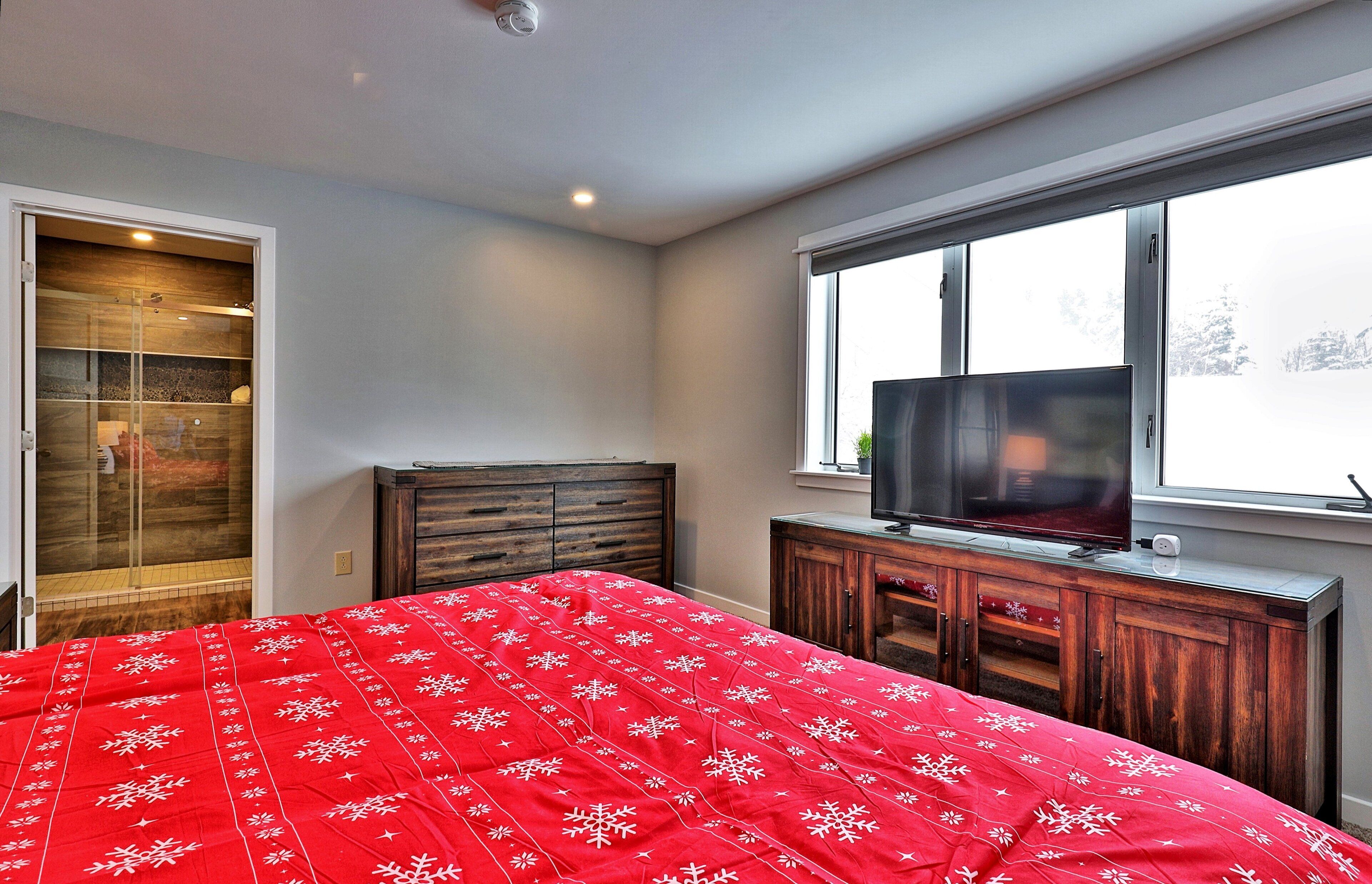The Mountain Suite at Killington: NEW! Luxury suite with sleeping for 10, close to resort. 112/3