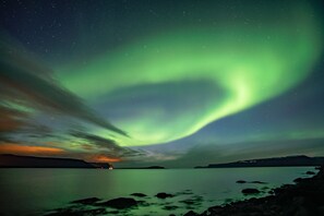 Beach nearby - Apartment with 3 bedrooms and 2 bathrooms, view on mountains and sea (Súðavík)