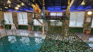 Una piscina techada