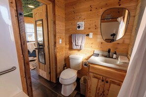 Shower, hair dryer, towels, shampoo - The Yurt at Paradise Pointe with a hot tub, fire pit, & Grill (Bryant)