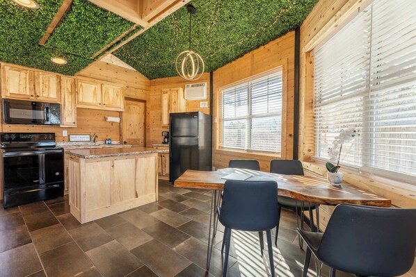 Fridge, microwave, oven, stovetop - The Yurt at Paradise Pointe with a hot tub, fire pit, & Grill (Bryant)
