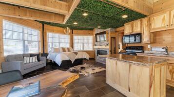 Tabla de planchar con plancha, wifi y ropa de cama