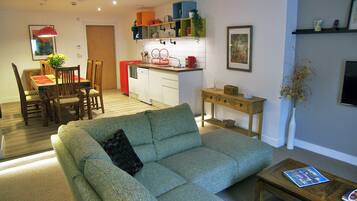 Family Apartment, Private Bathroom (Flat 3) | Lounge