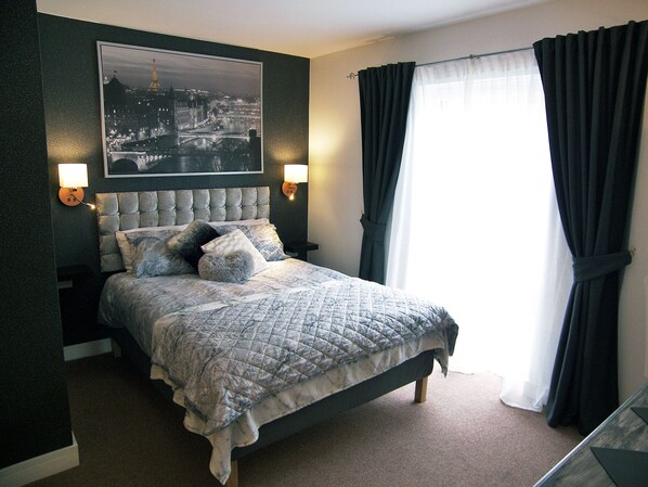 Deluxe Studio, Private Bathroom (Flat 1) | Interior - Beaverhall Holiday Apartments (Edinburgh)