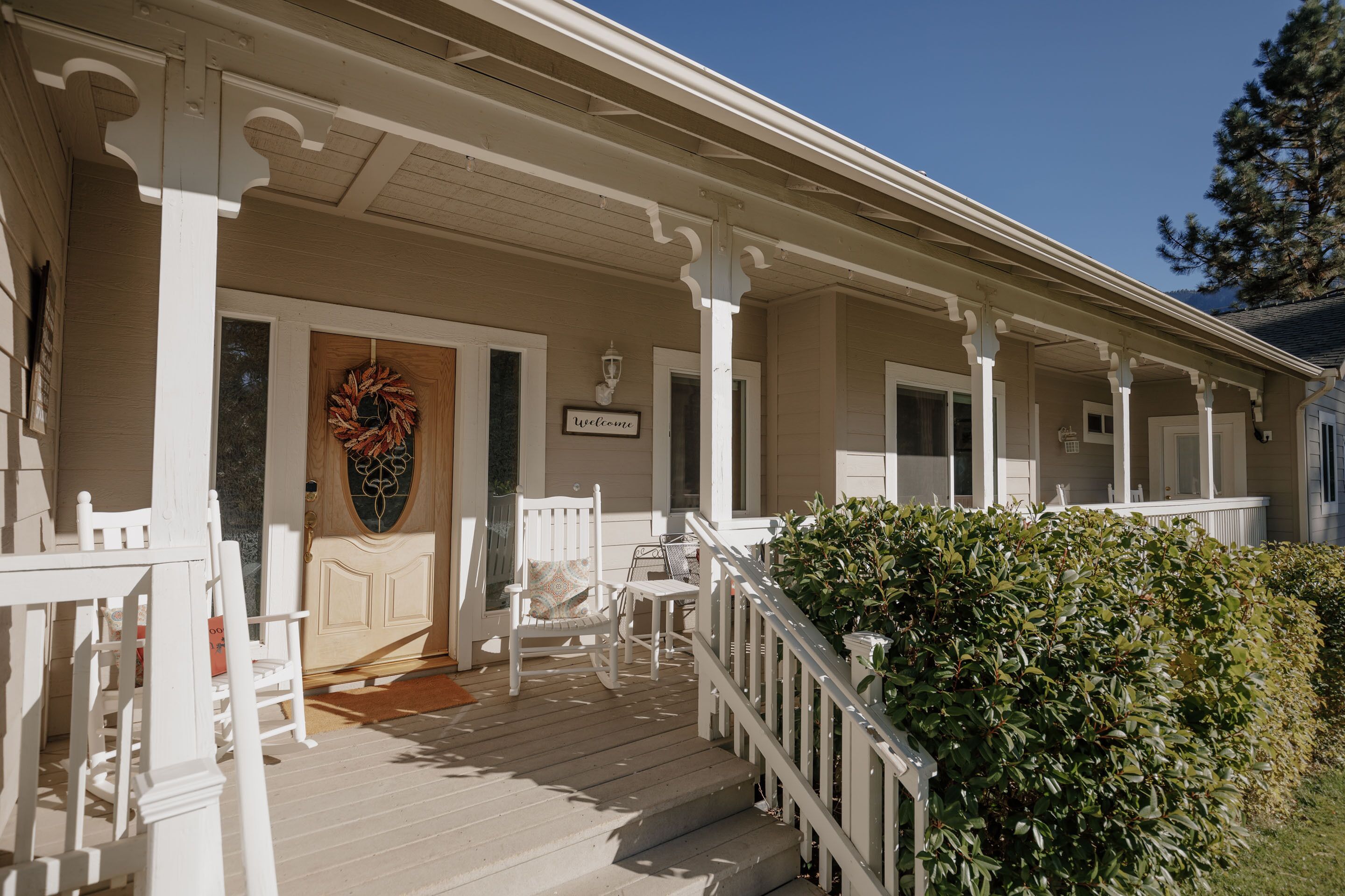 The Applewood Inn - BRIGHT & SPACIOUS Mountain Retreat!