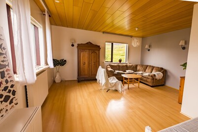 Apartment with 3 bedrooms, 1 bathroom view on sea and mountains